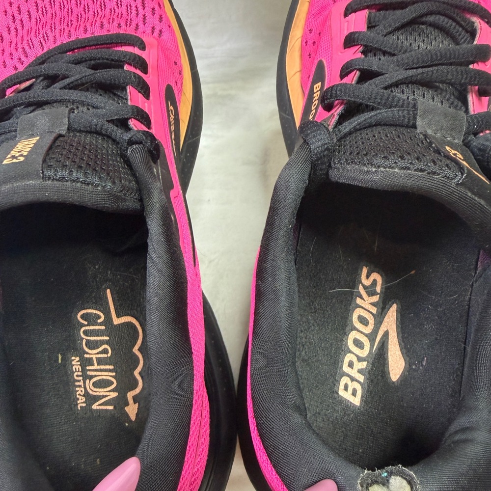 Brooks Trace 3 Running Shoes Size 8.5 Pink Glo Black Animal Print 1204011B694 - Picture 7 of 8